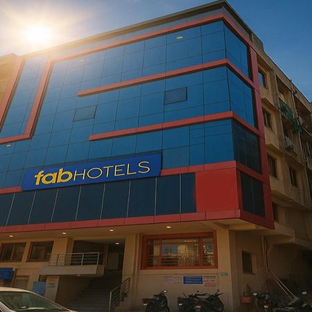 Fabhotel The Golf Inn Noida Zewnętrze zdjęcie
