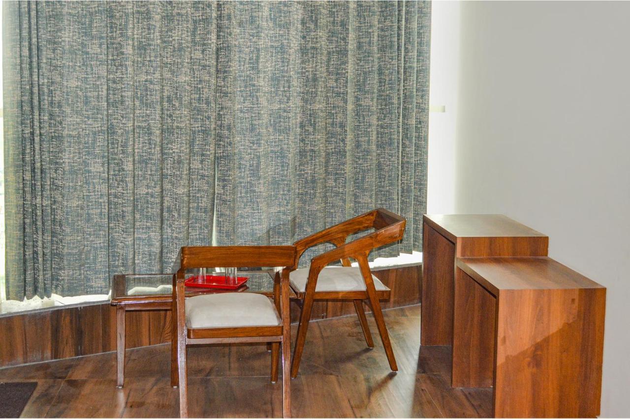 Fabhotel The Golf Inn Noida Zewnętrze zdjęcie