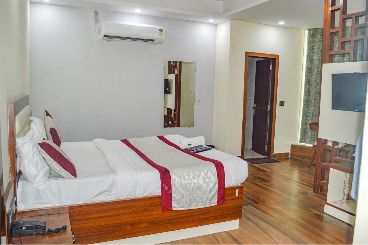 Fabhotel The Golf Inn Noida Zewnętrze zdjęcie